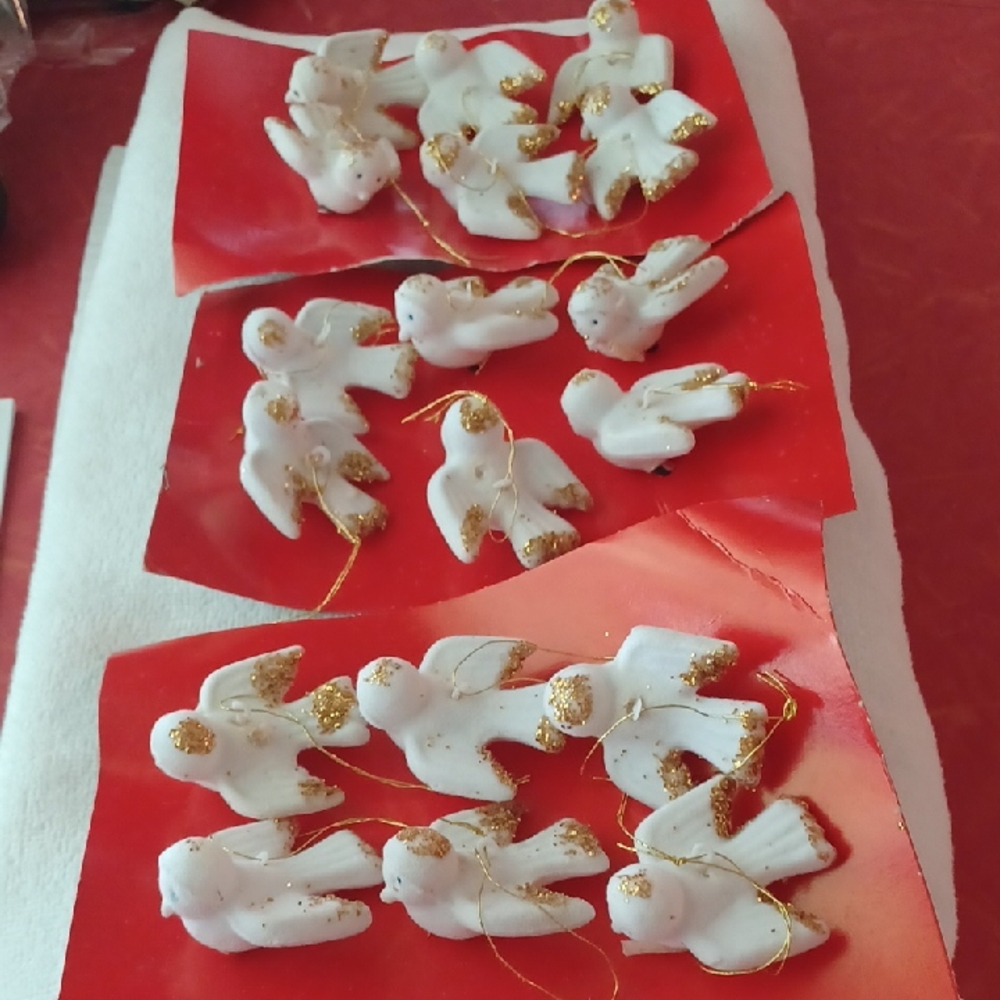 Vintage Flocked White and Gold Holiday Dove Ornaments 18 Birds